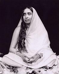 שרימאטי סאראדה דווי (1920 - 1853)